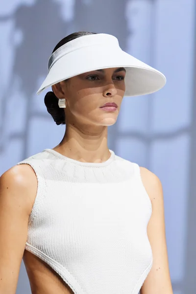 Look 61